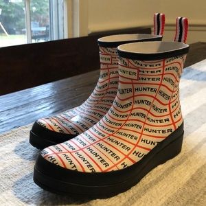 HUNTER ORIGINAL PLAY SONIC LOGO SHORT RAIN BOOT 8